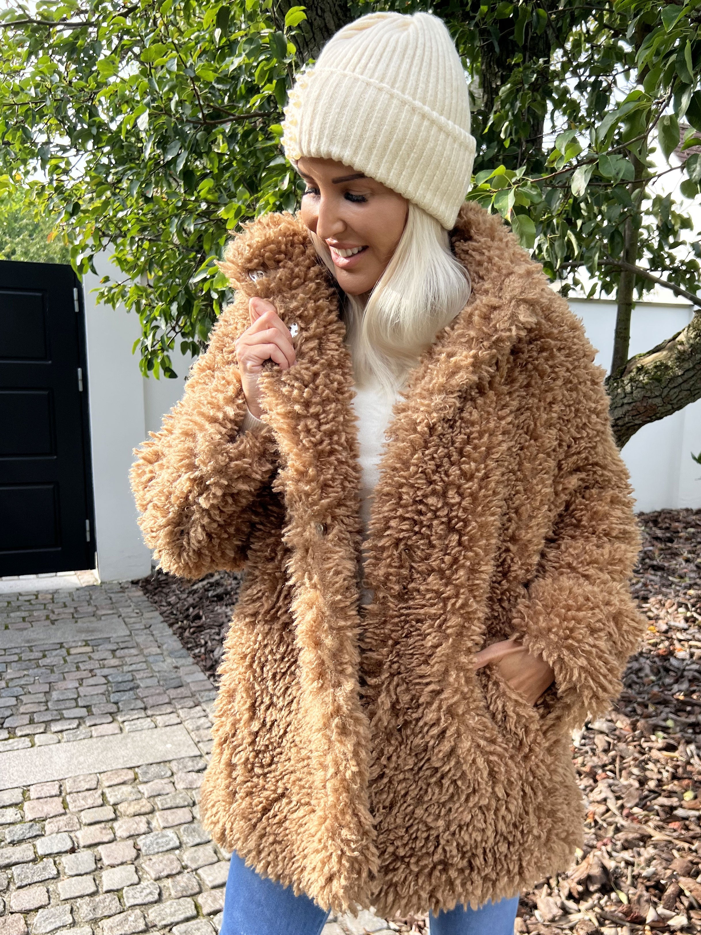 Alma - Jacka i pile med tryckknappar och fickor